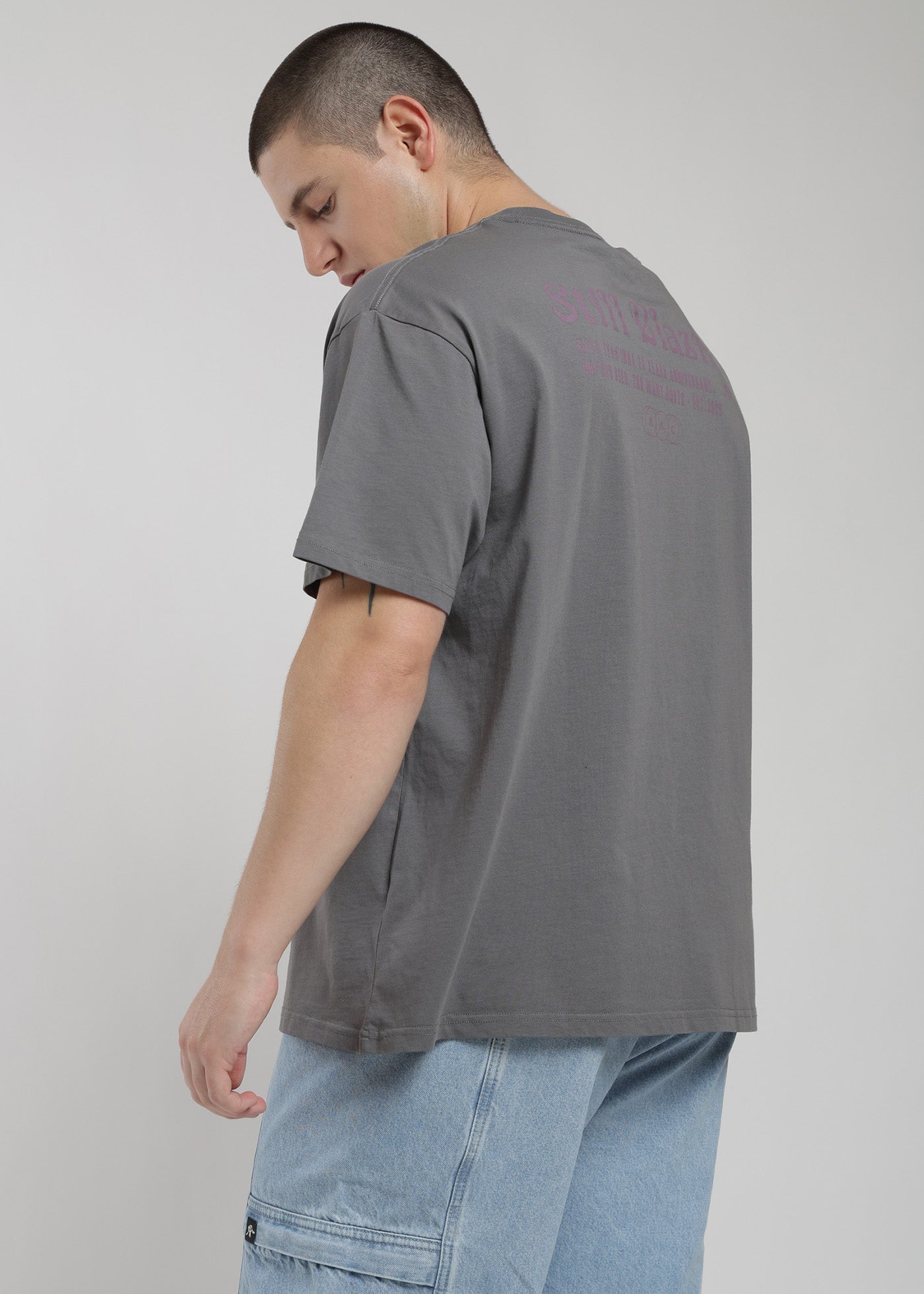 Polera Oversize Algodón Aniversario Hombre - Charcoal