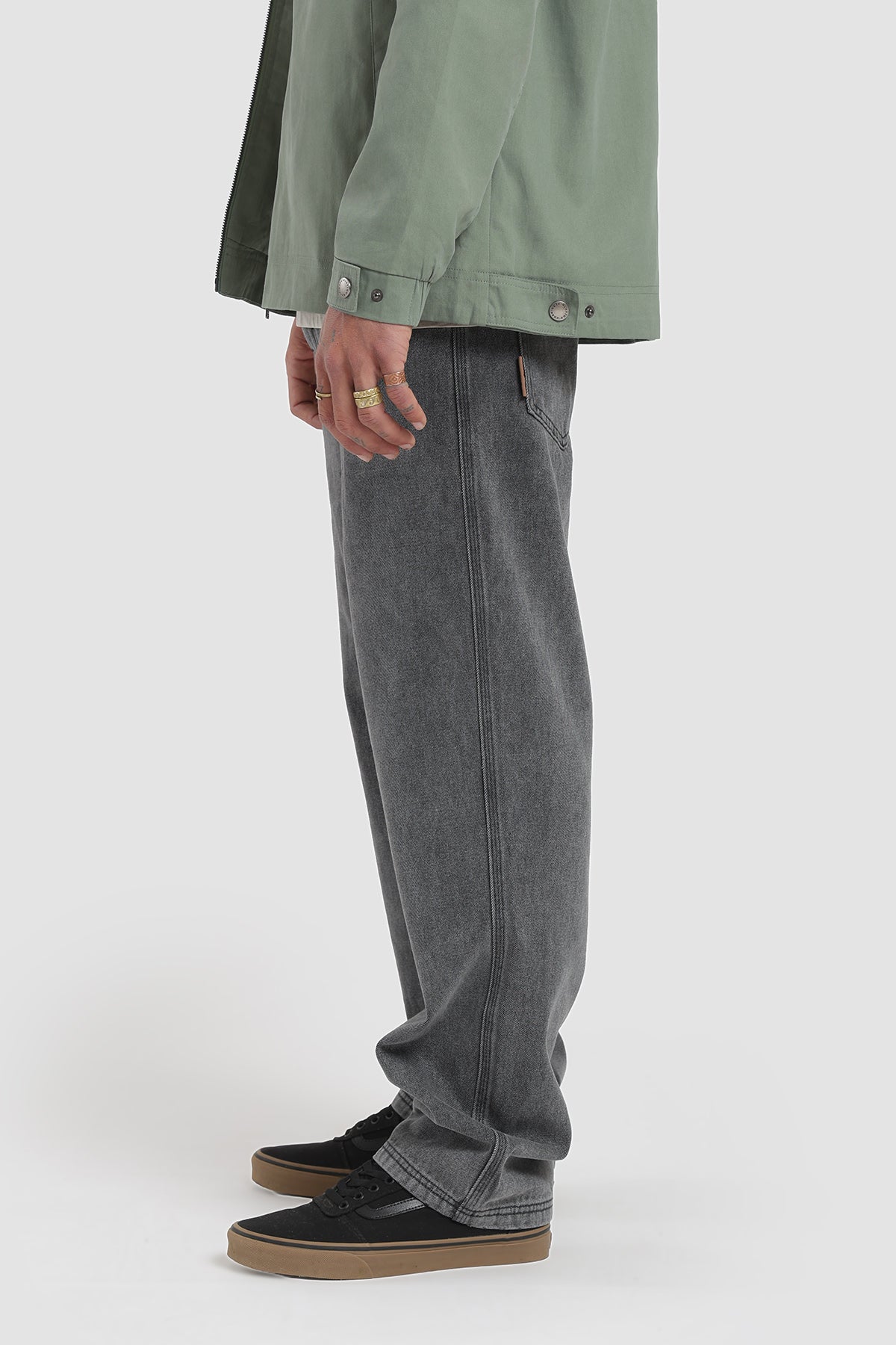 Pantalon Recto Daily Denim Hombre - Carbón