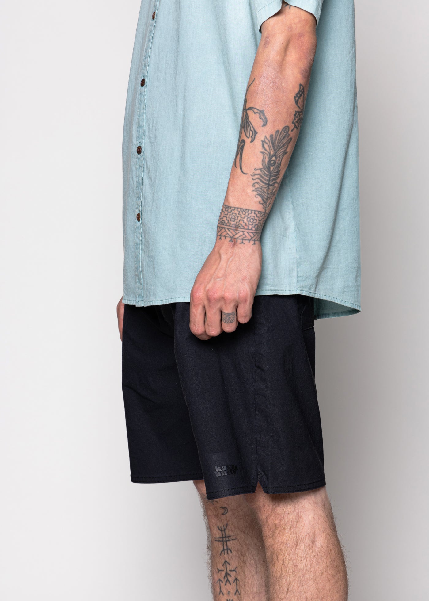Short Hybrid Solid Black