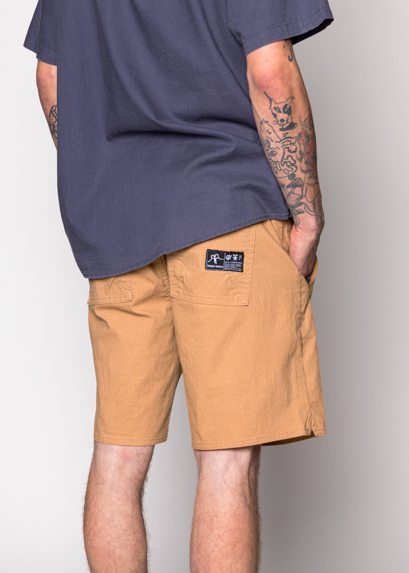 Short Hybrid Solid Tan