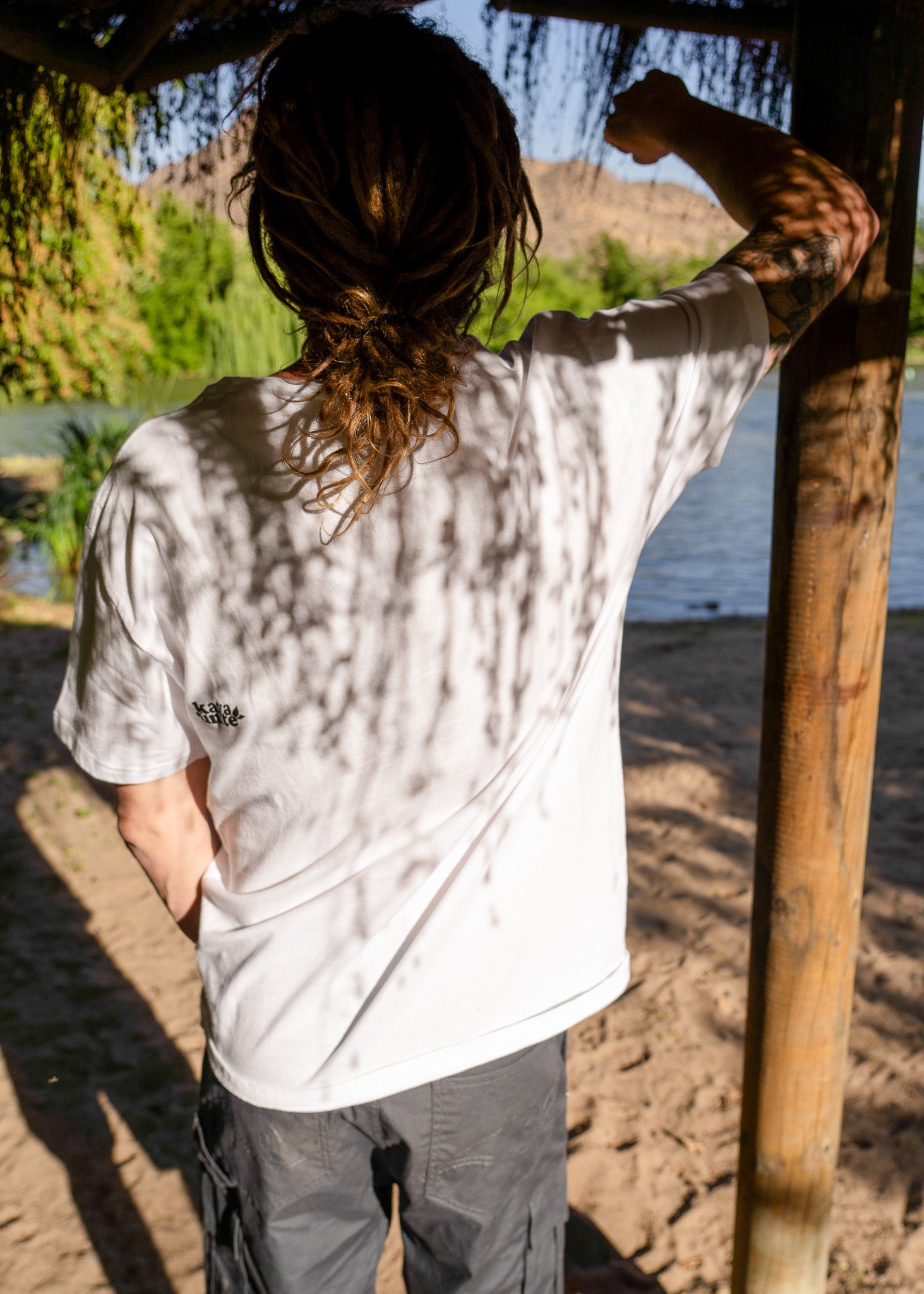 Polera Diseño Algodón Roar Hombre - Blanca Black