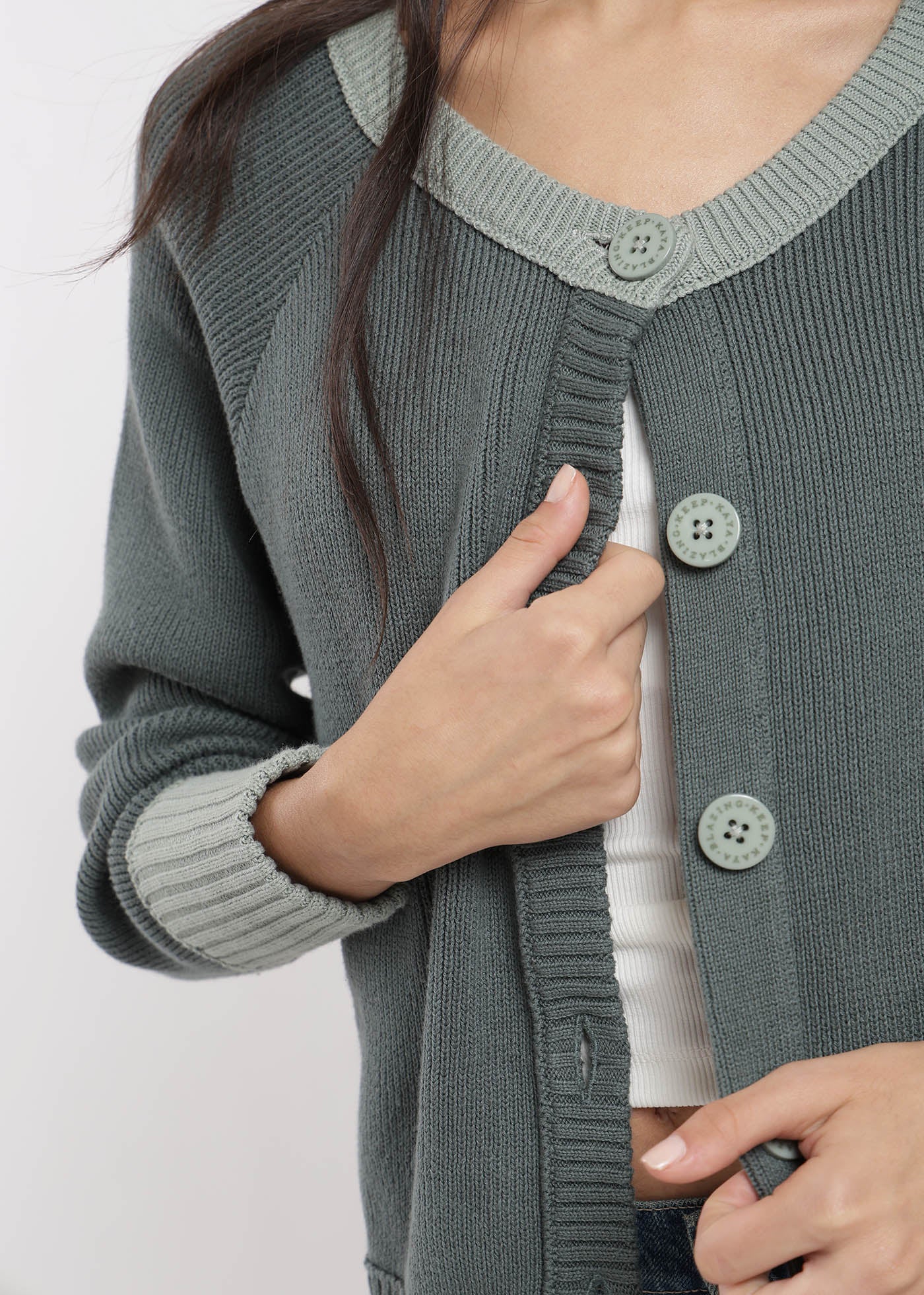 Cardigan Tejido Contratono Mujer Dim Gray #Color_Agua
