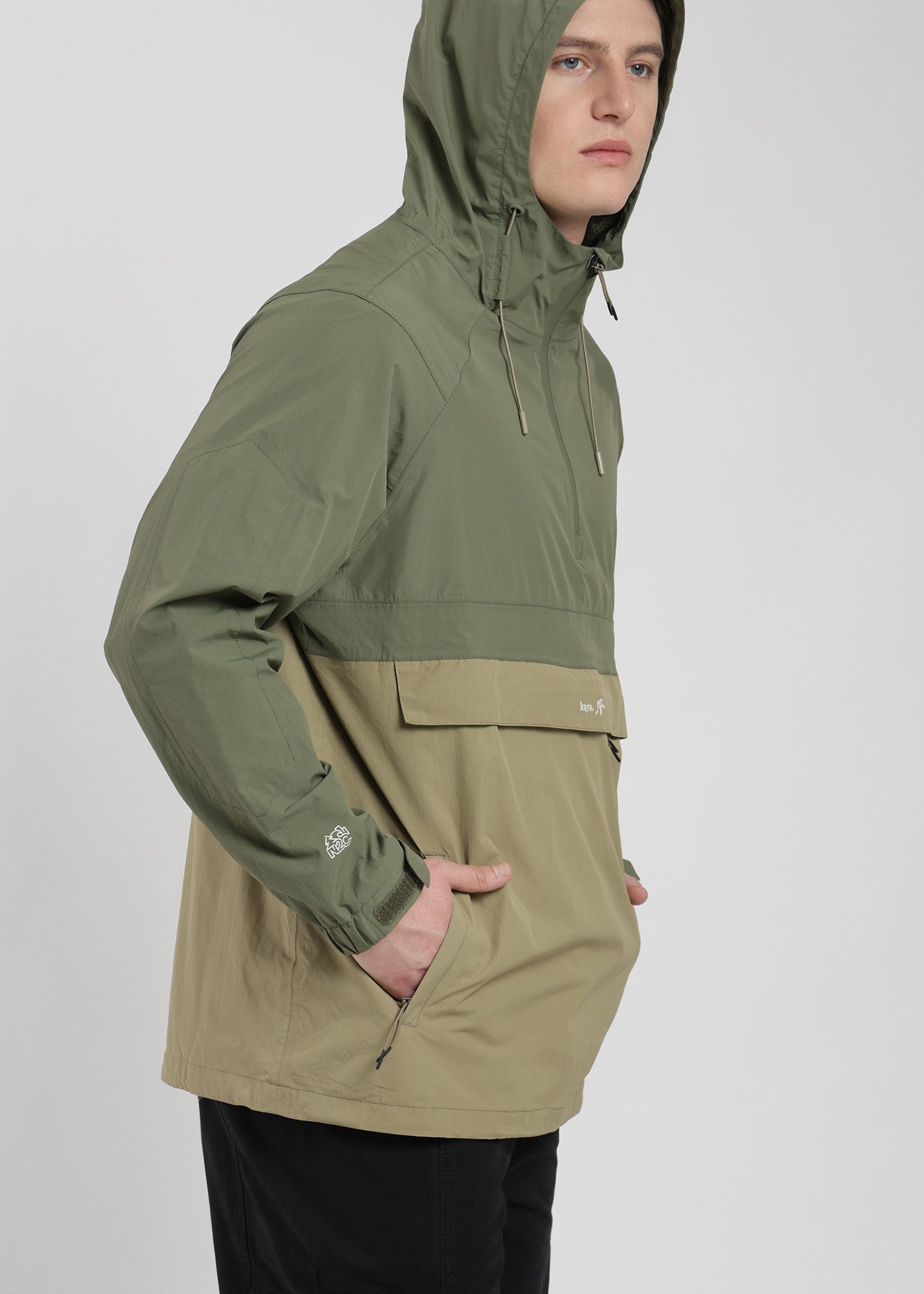 Chaqueta Cortaviento Anorak Hombre Oliva #Color_Oliva