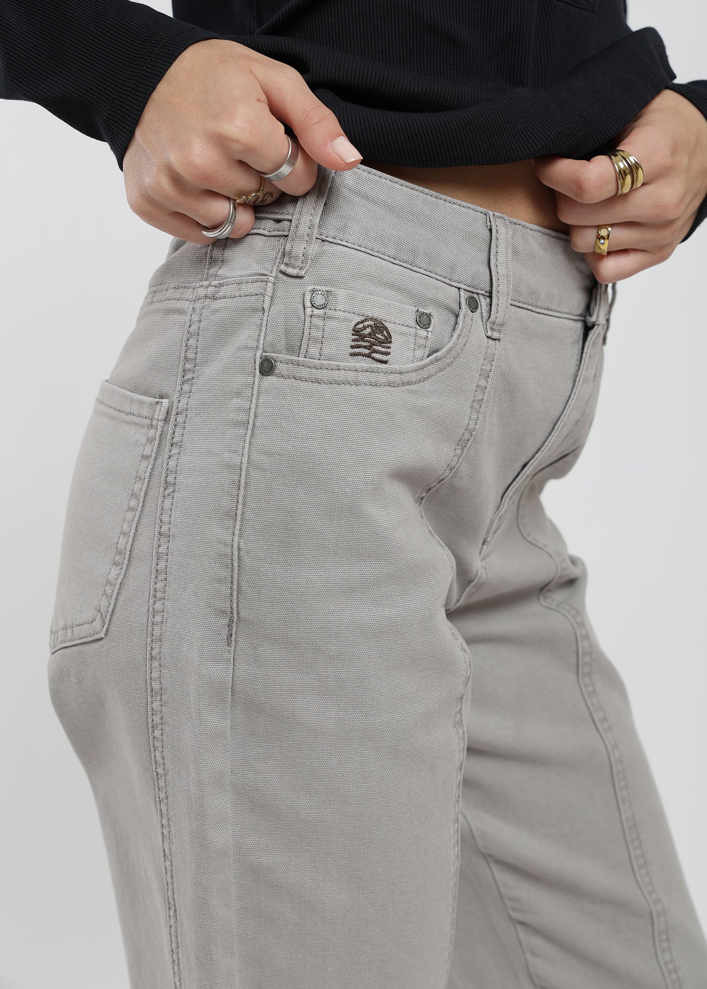Pantalón Recto Canvas Mujer Dark Gray #Color_Taupe