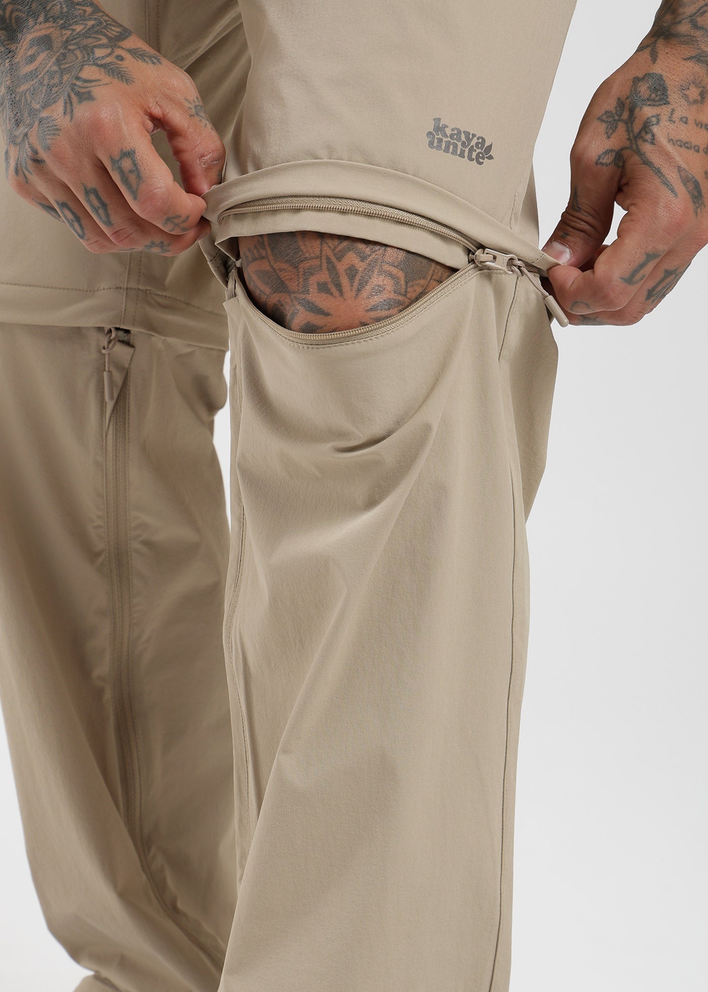 Pantalón Recto Nylon Hiker Hombre Dark Gray #Color_Beige