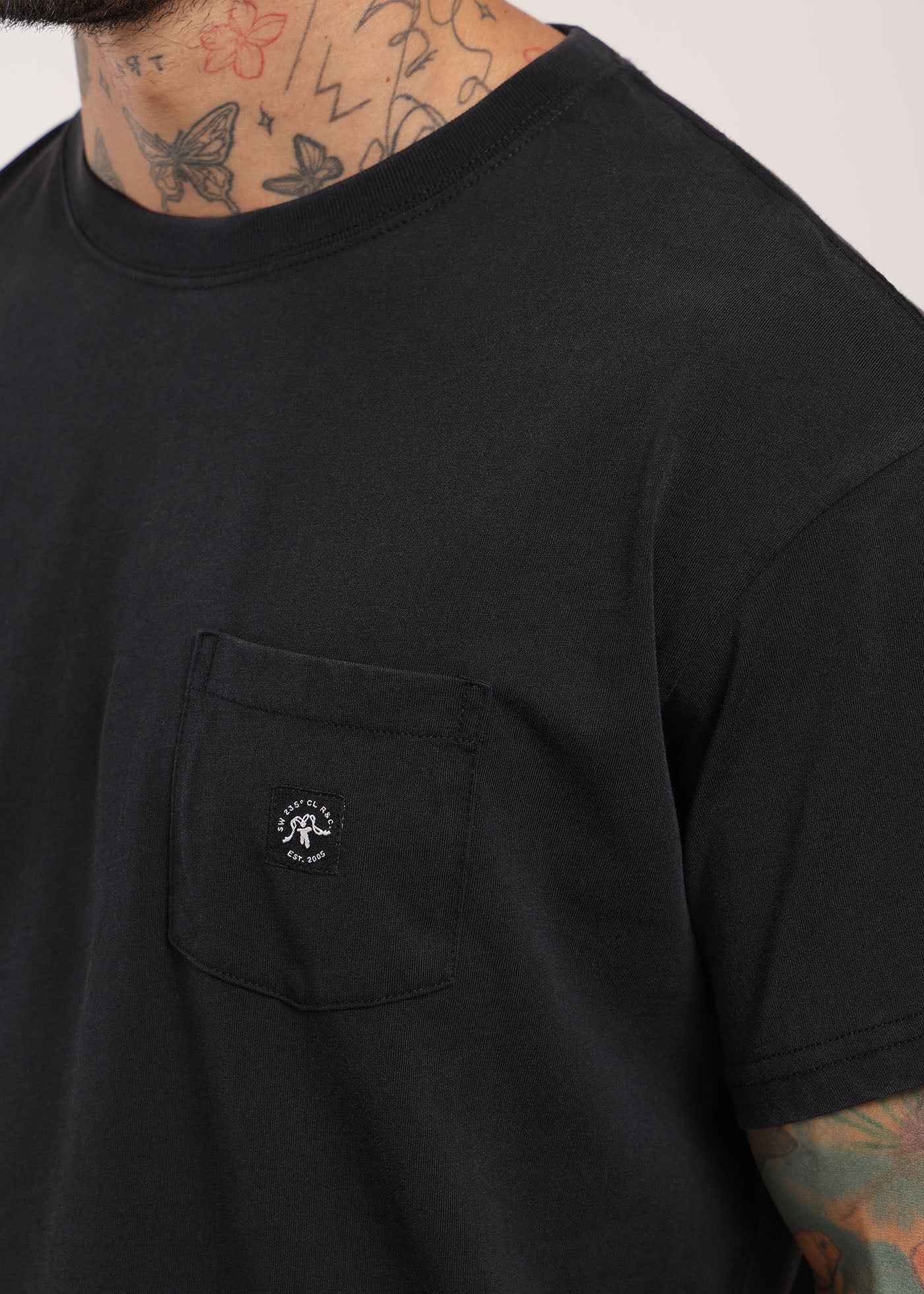 Polera Clásica Daily Hombre Dark Slate Gray #Color_Negro