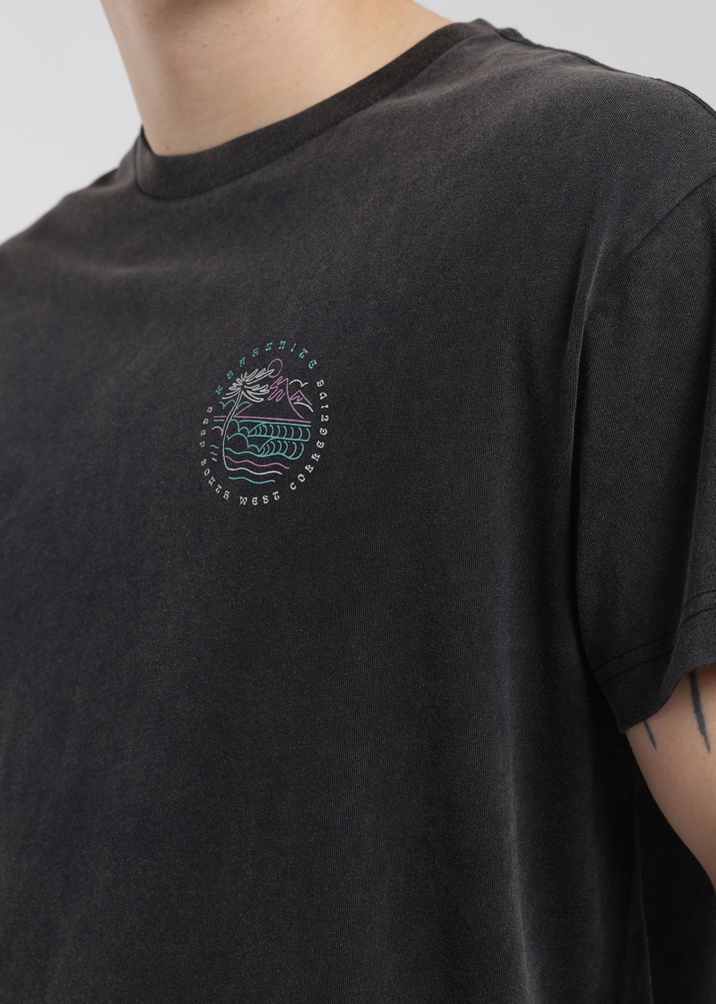 Polera Diseño Algodón Print Hombre - Negro