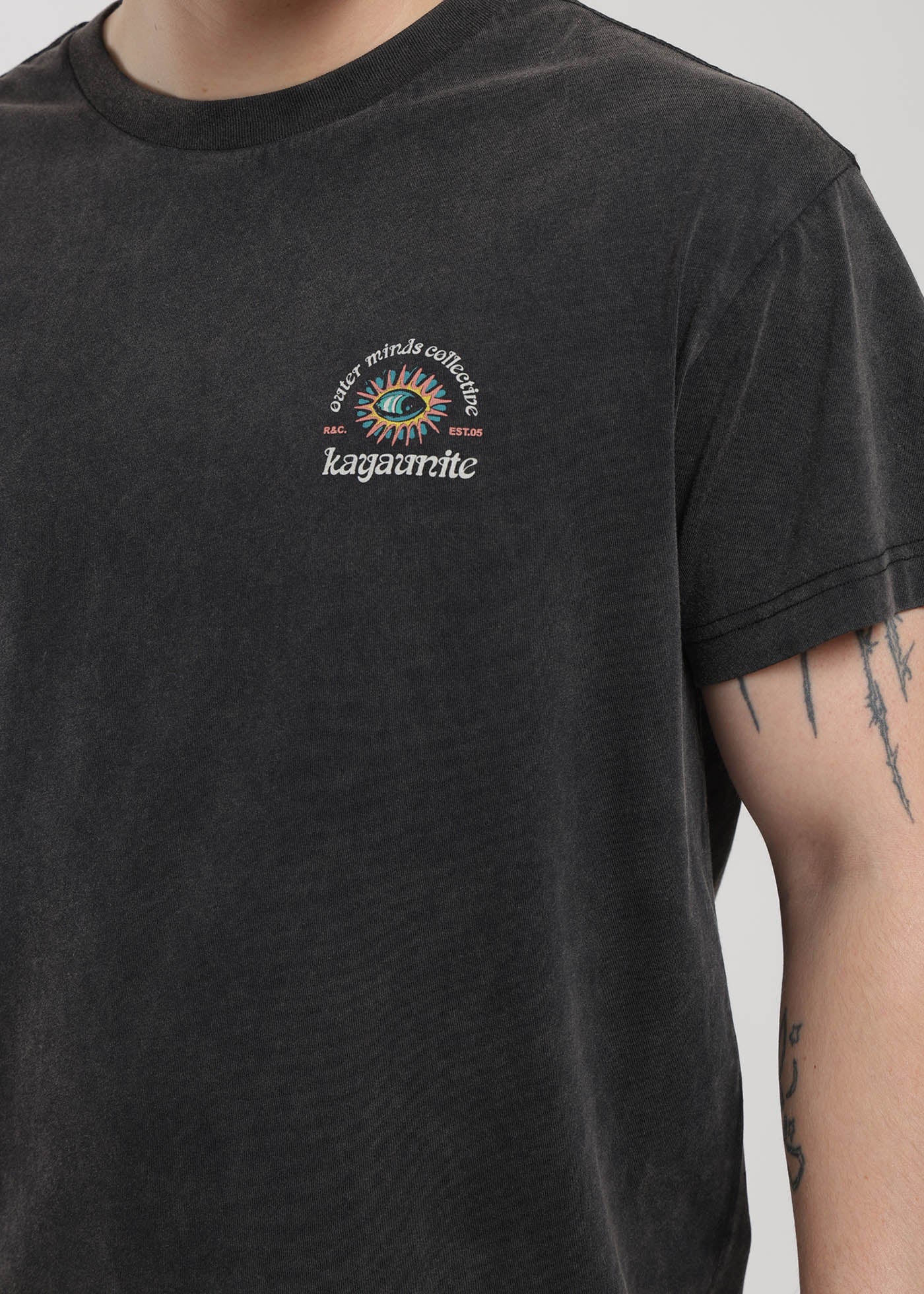 Polera Diseño Algodón Print Solid Hombre - Negro