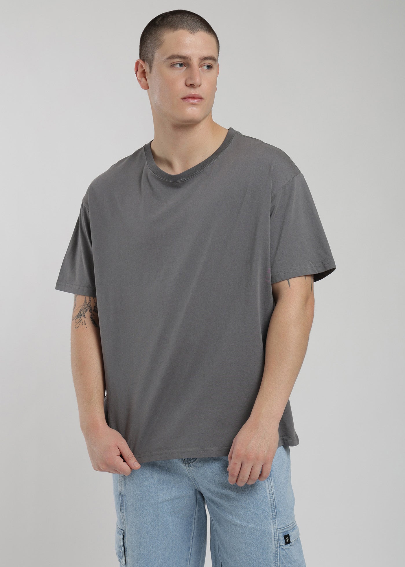 Polera Oversize Algodón Aniversario Hombre - Charcoal
