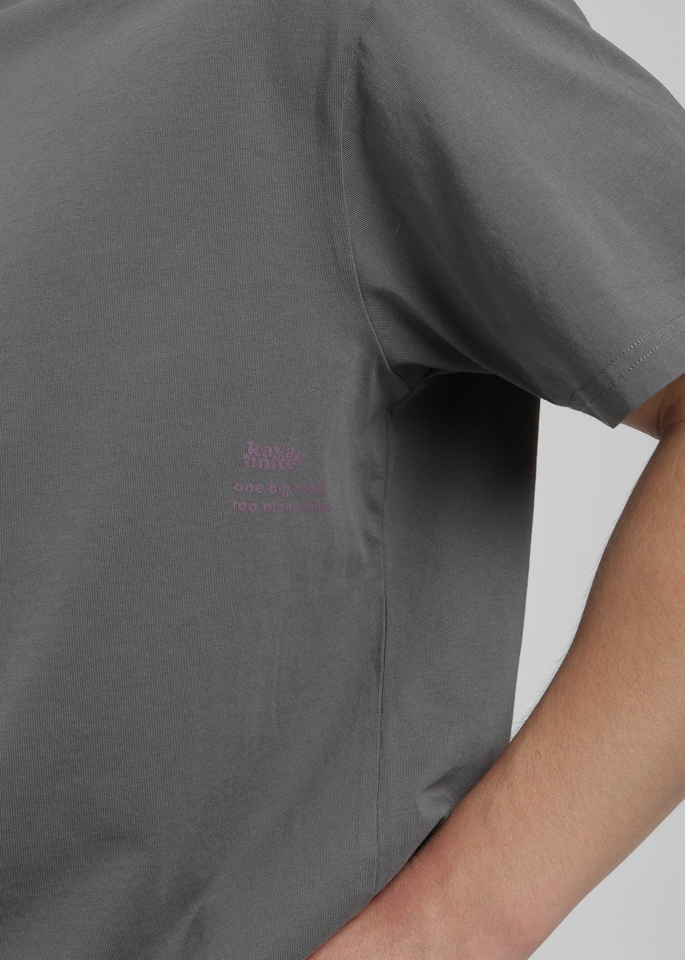 Polera Oversize Algodón Aniversario Hombre - Charcoal