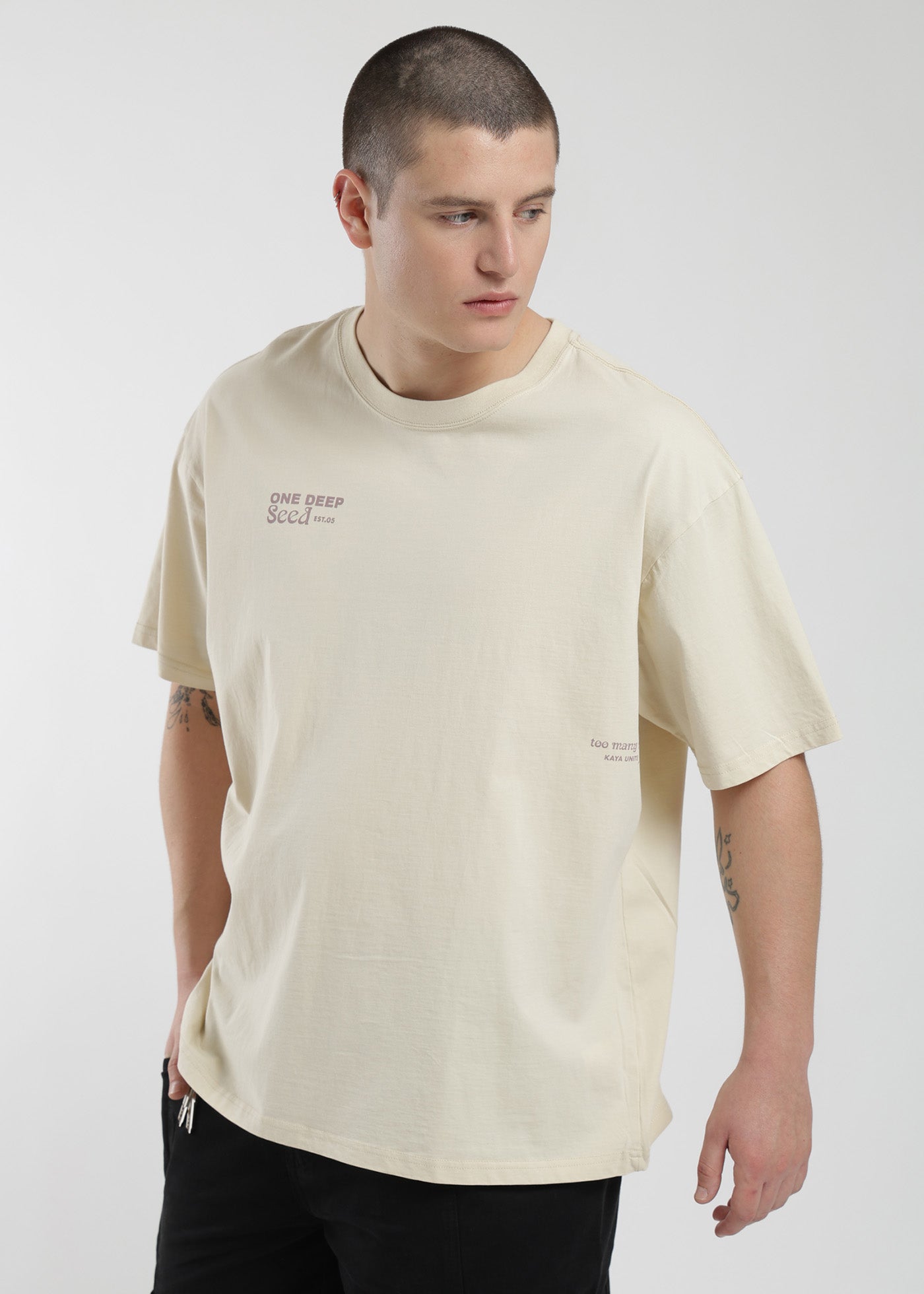 Polera Oversize Algodón Aniversario Hombre - Bone