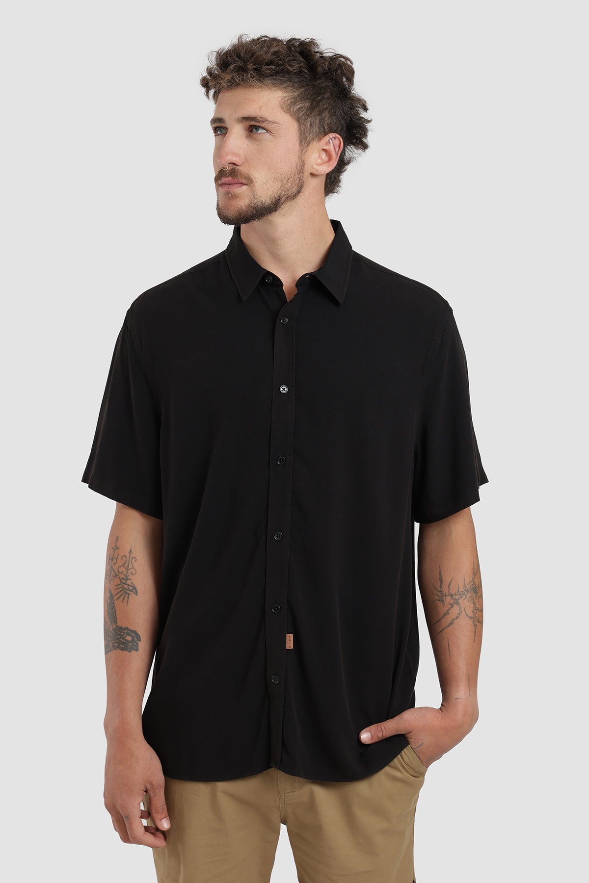 Camisa Manga Corta Clásica Viscosa Hombre - Negro