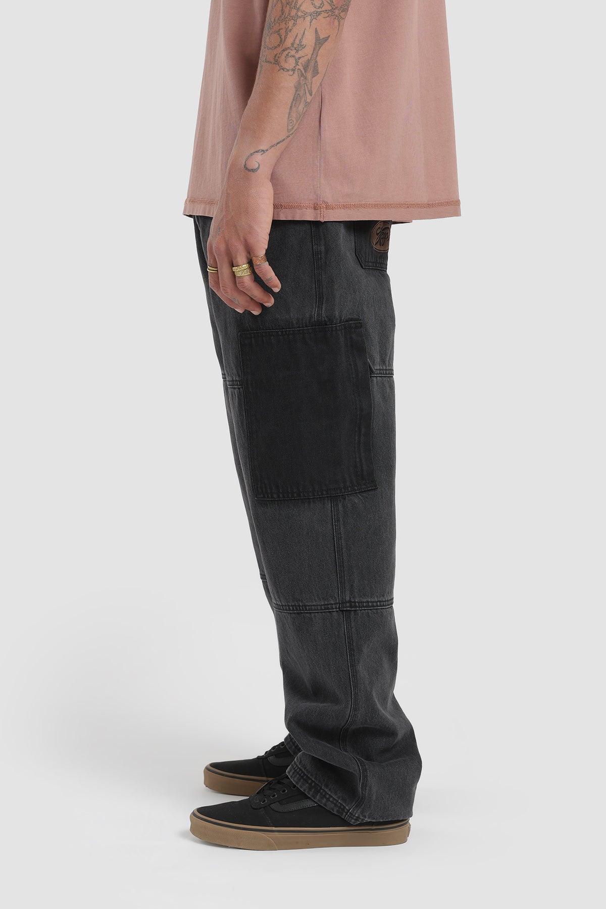 Pantalón Recto Patch Denim Hombre - Negro
