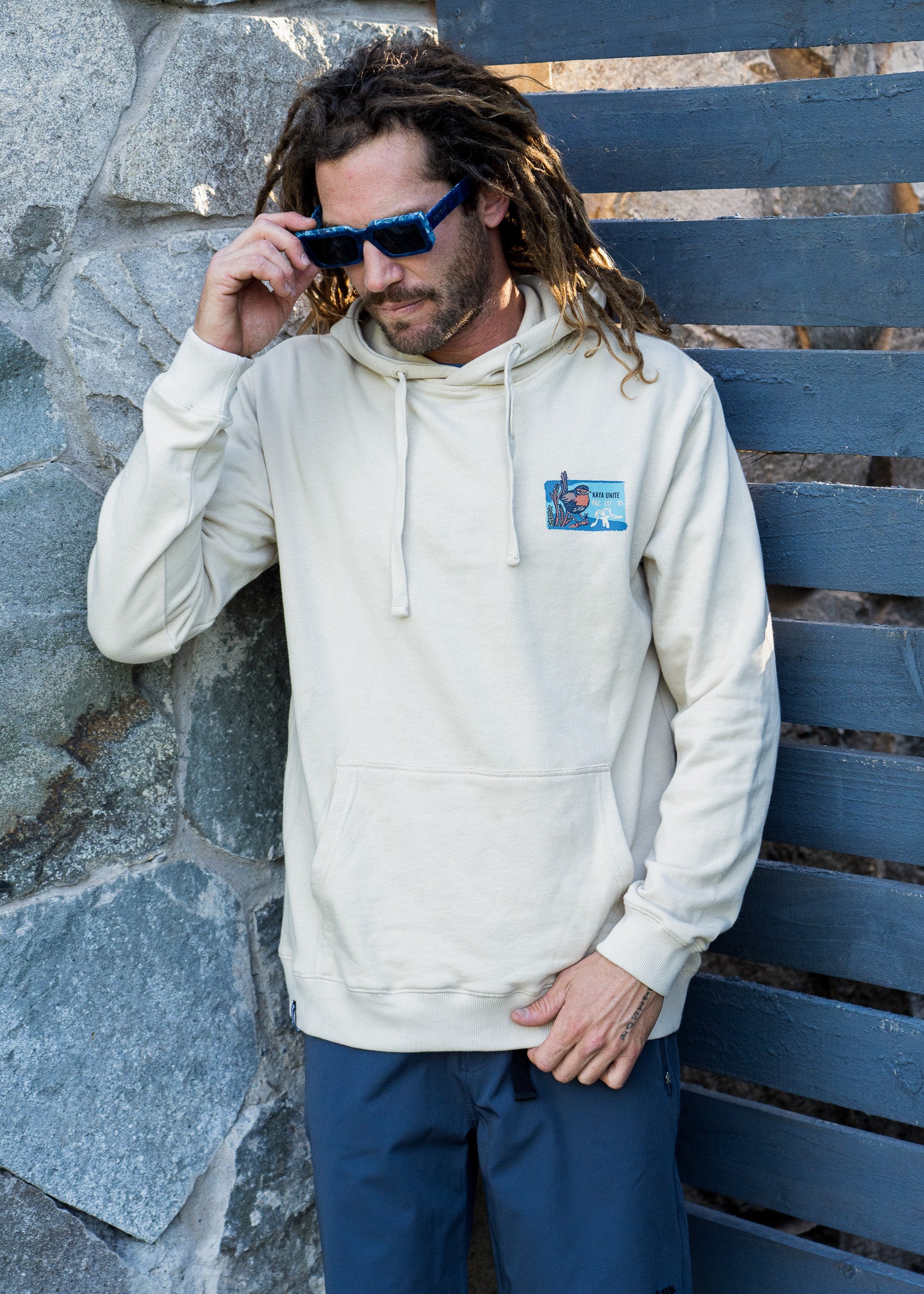 Polerón Hoodie Liviano Chucao Bone