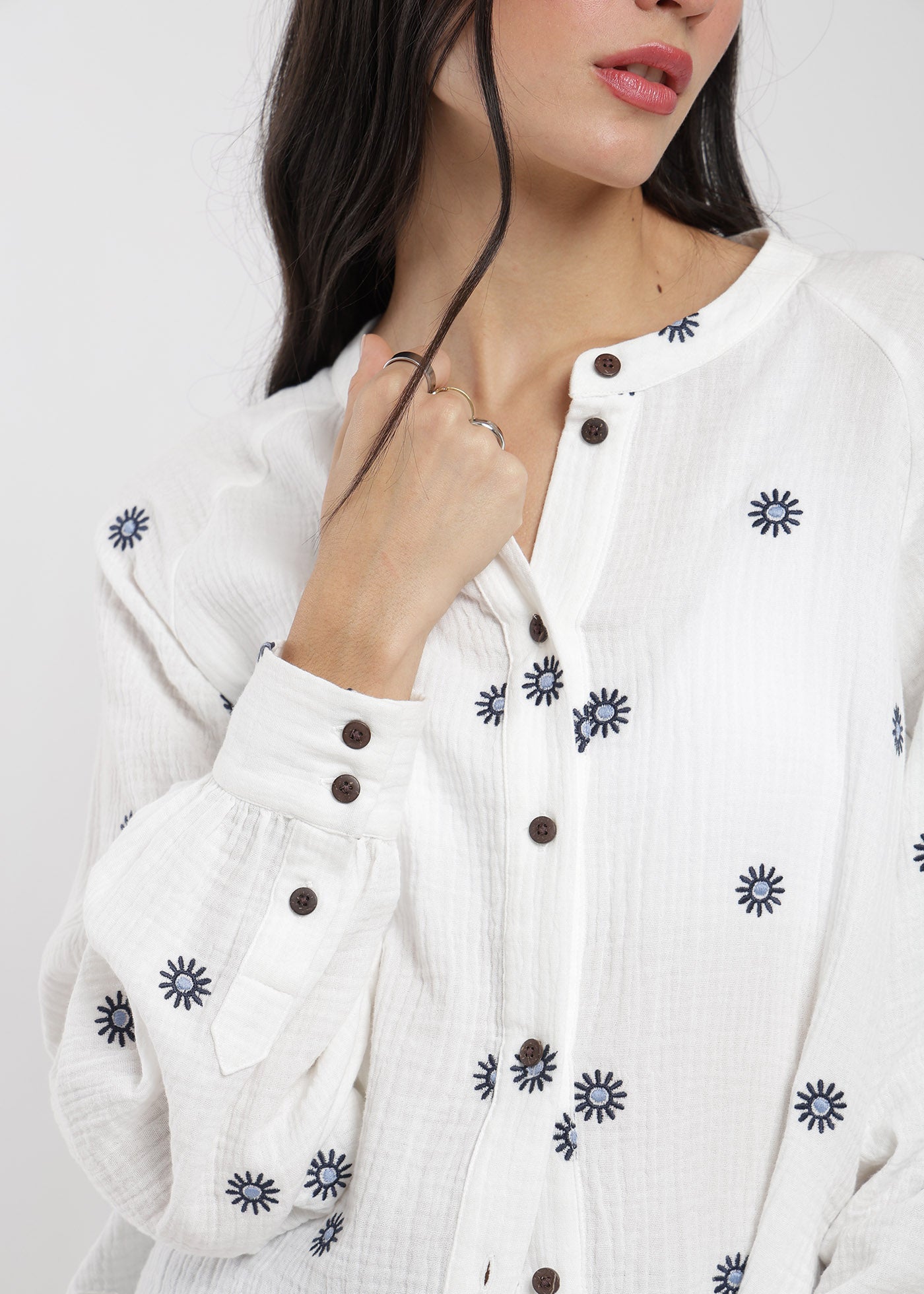 Blusa Manga Larga Mao Bordada Mujer Beige #Color_Beige