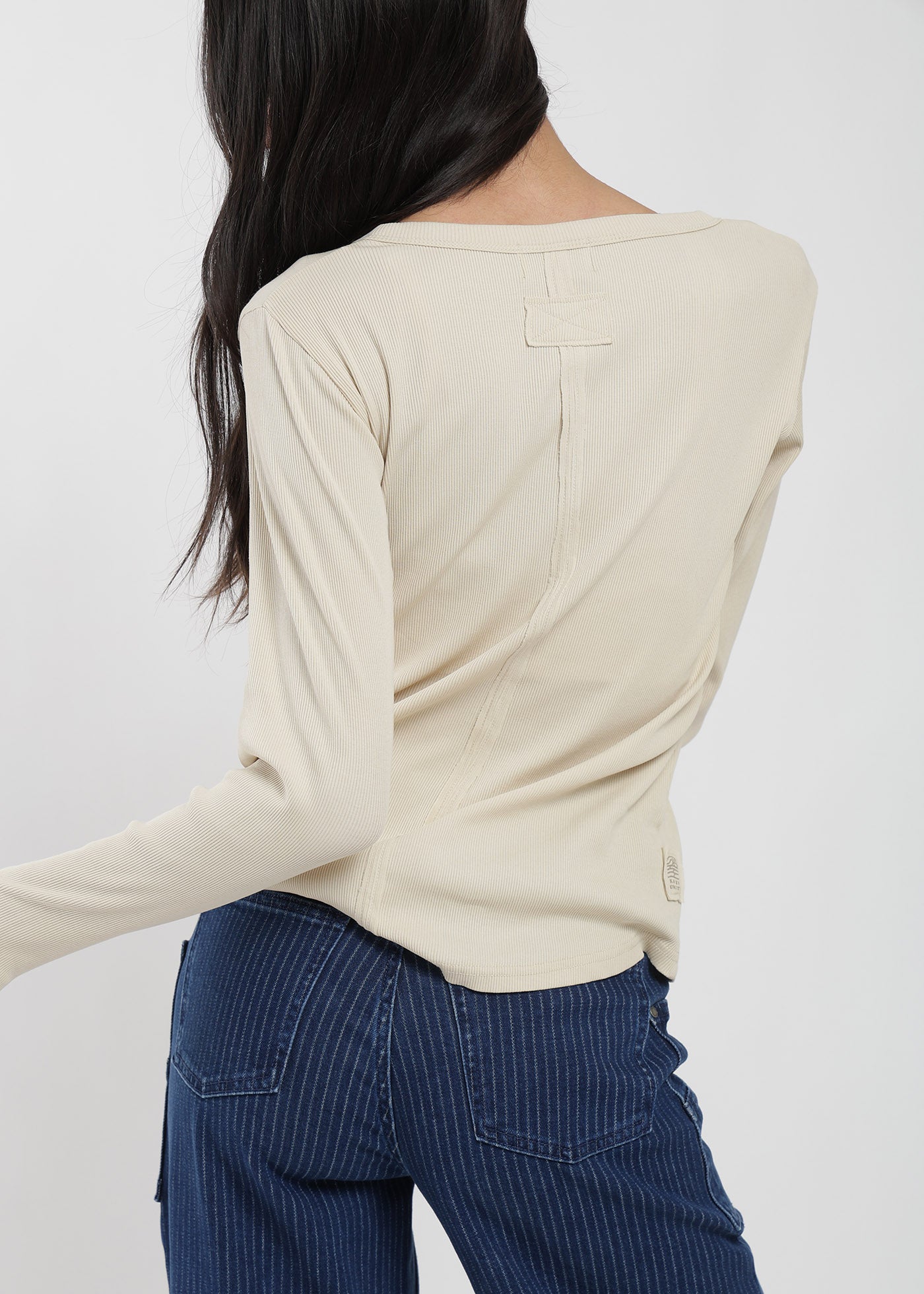 Polera Manga Larga Half Snap Rib Mujer Light Gray #Color_Ecru