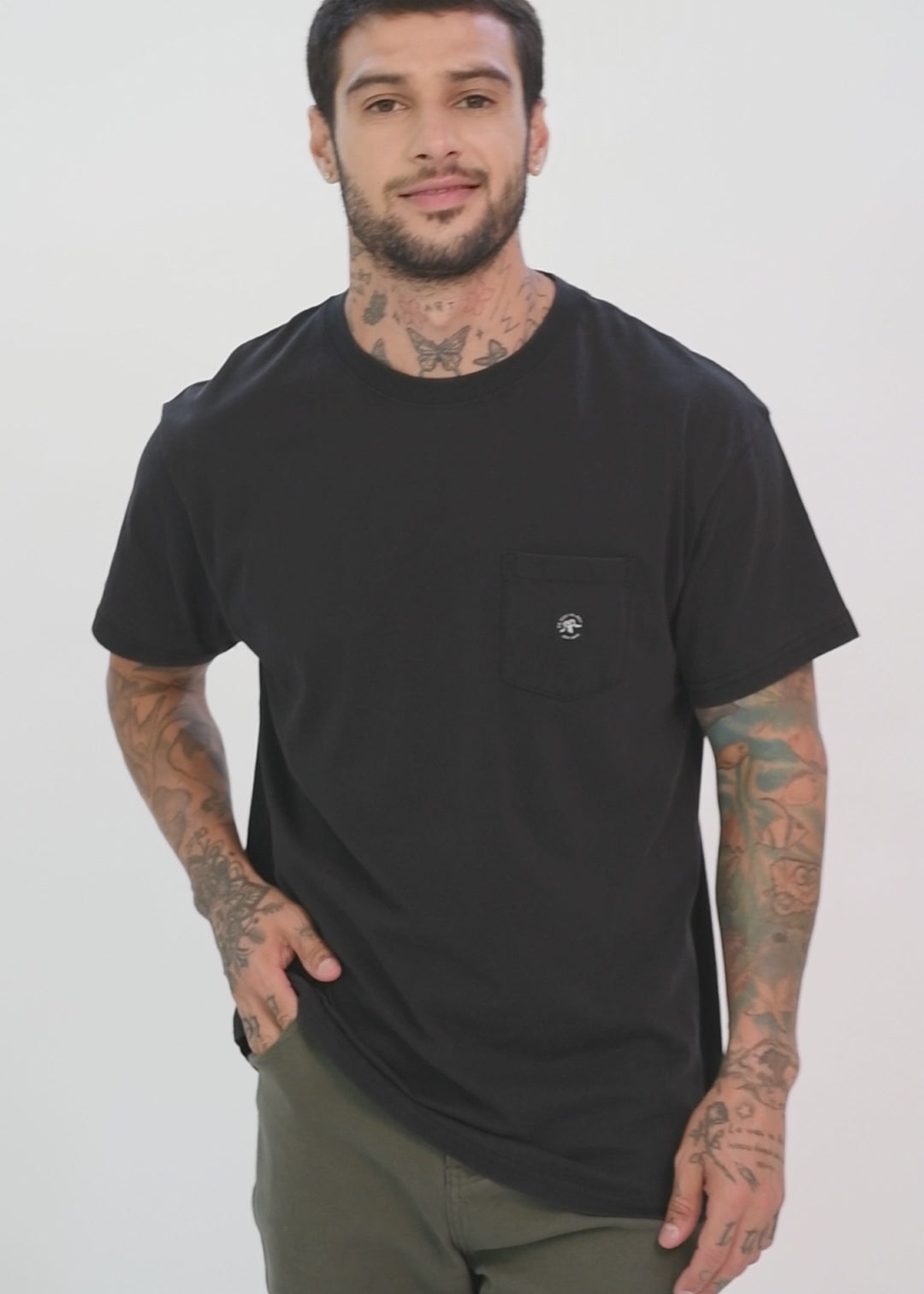 Polera Clásica Daily Hombre Light Gray #Color_Negro