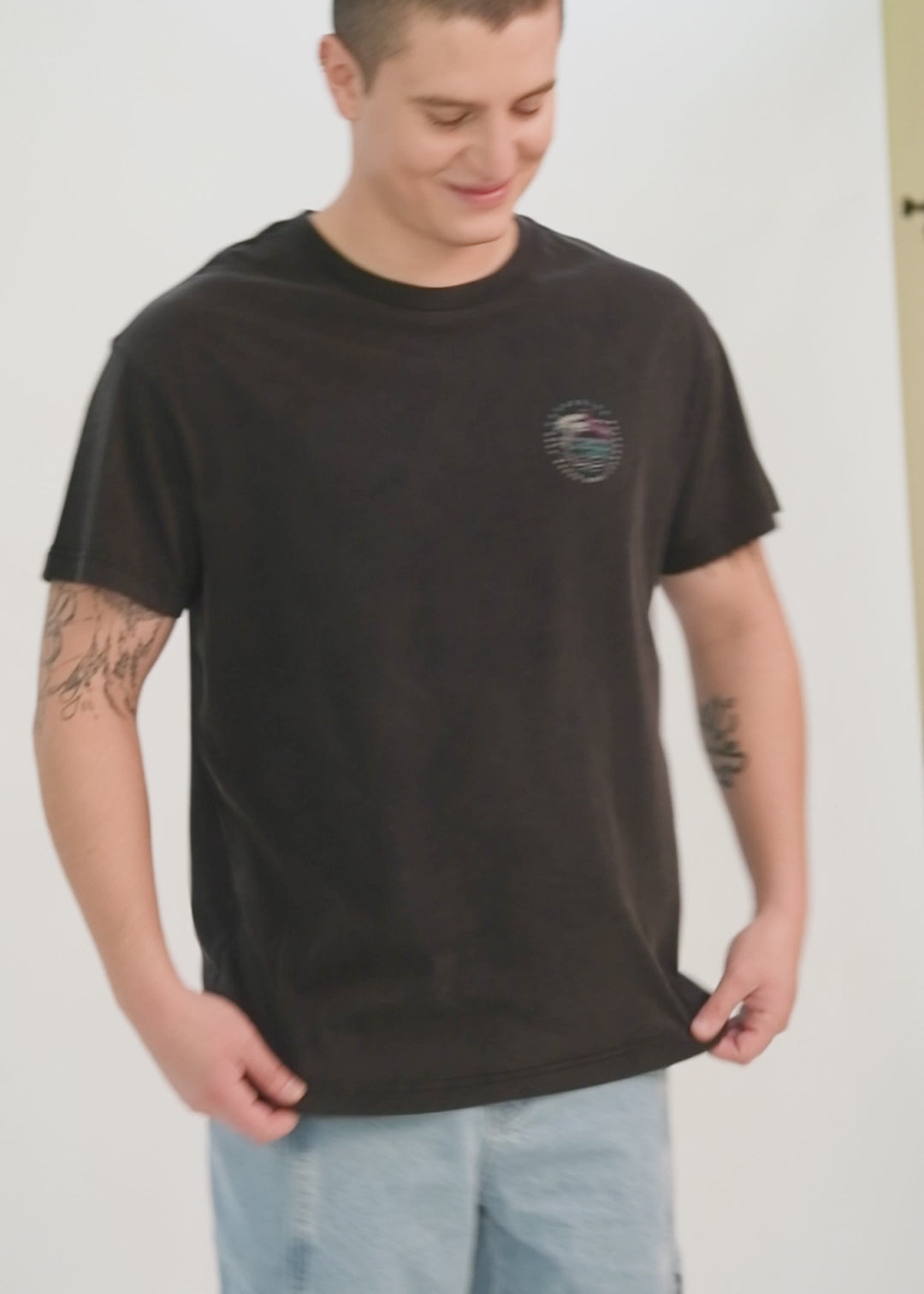 Polera Diseño Algodón Print Hombre - Negro