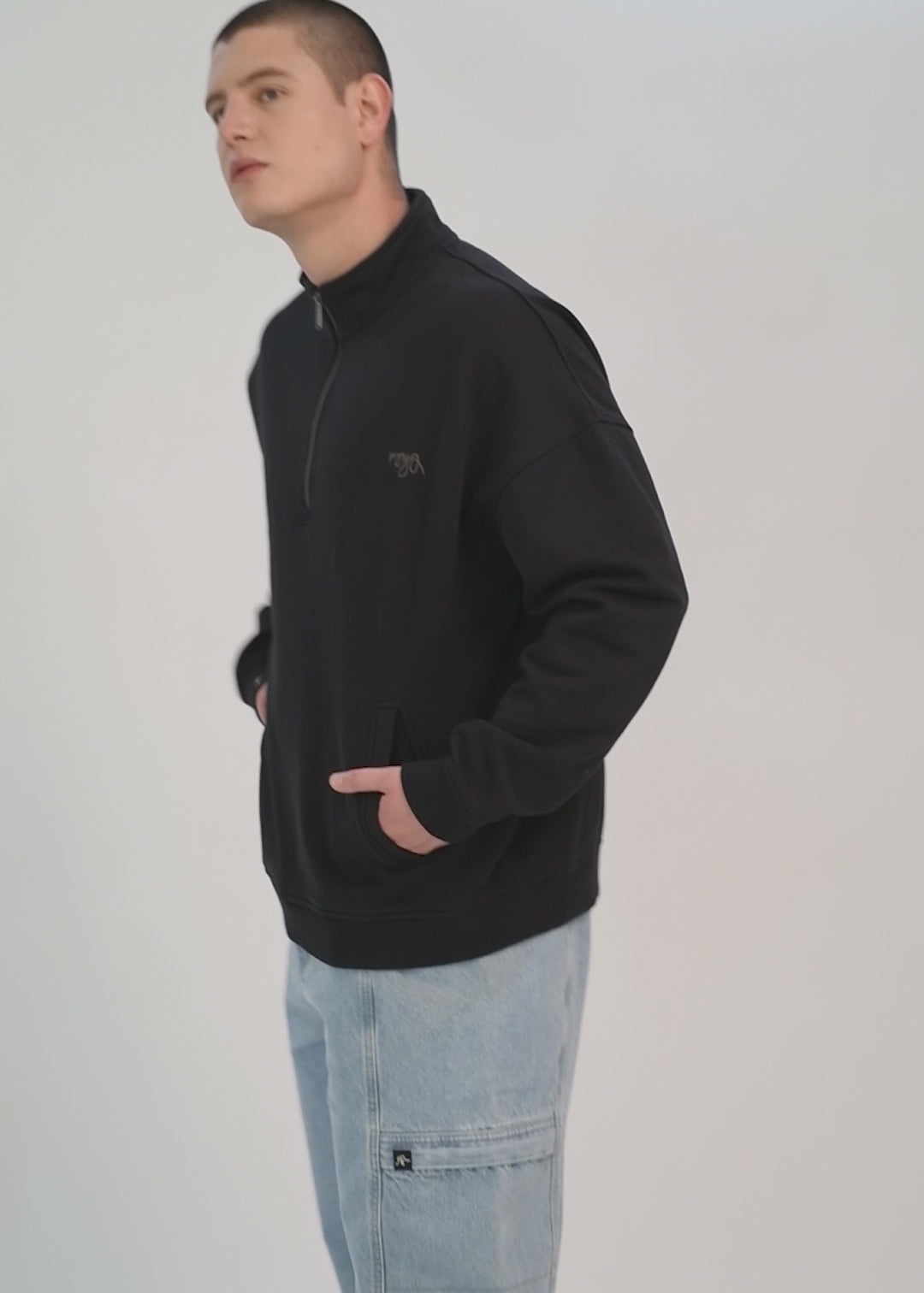 Polerón Medio Cierre Hombre - Negro