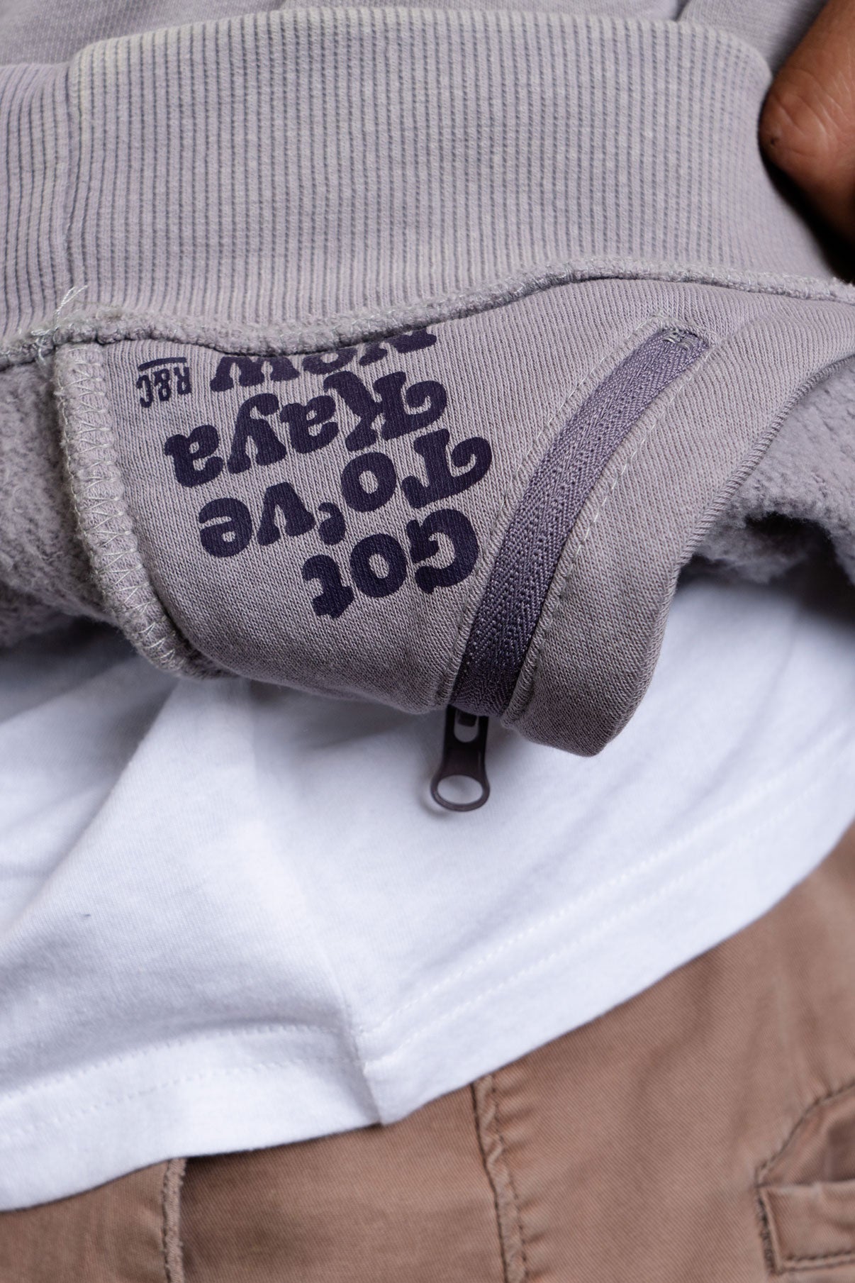 Crewneck Label Lila